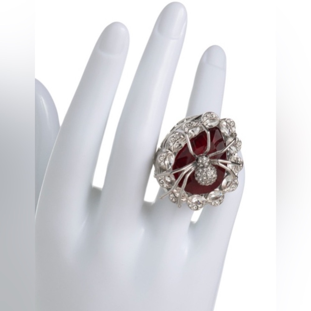 🩶BETSEY JOHNSON SPIDER STONE RING - NWT🩶